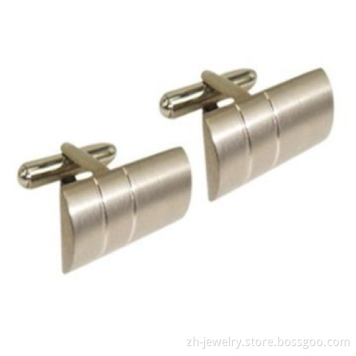Square/silver gold-plated cufflink, smooth, shiny and bright polish